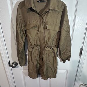 Zara Green Utility Jacket with Collared Design and Long Sleeves